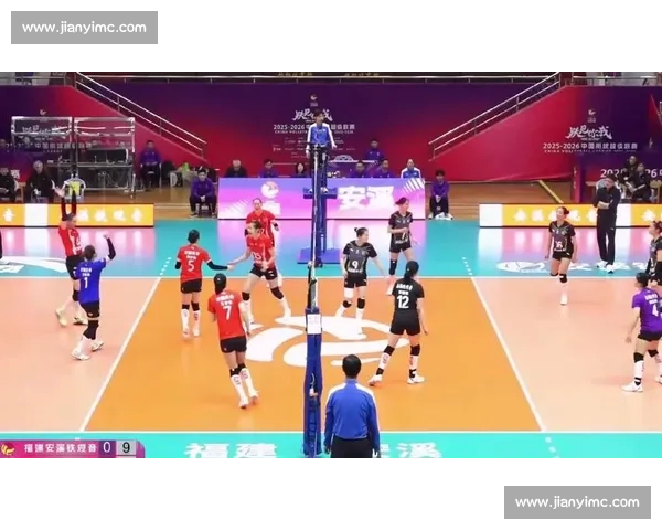 辽宁女排迎战浙江女排展开激烈对决 双方争夺决赛资格精彩纷呈